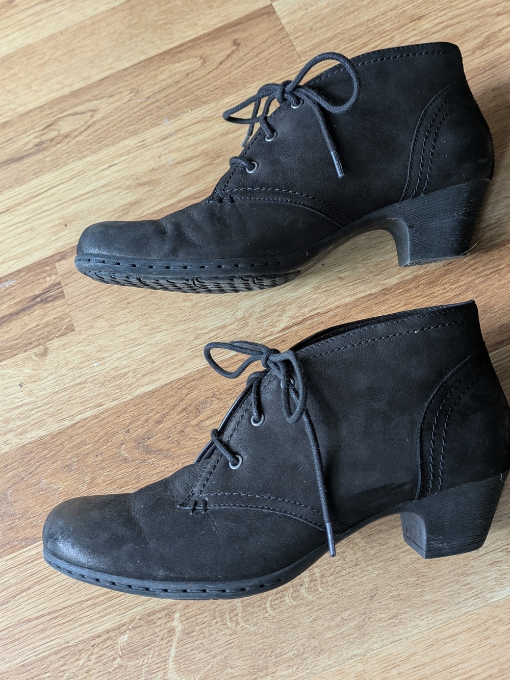 Rockport Cobb Hill Black Lace-Up Suede Ankle Bootie for Women